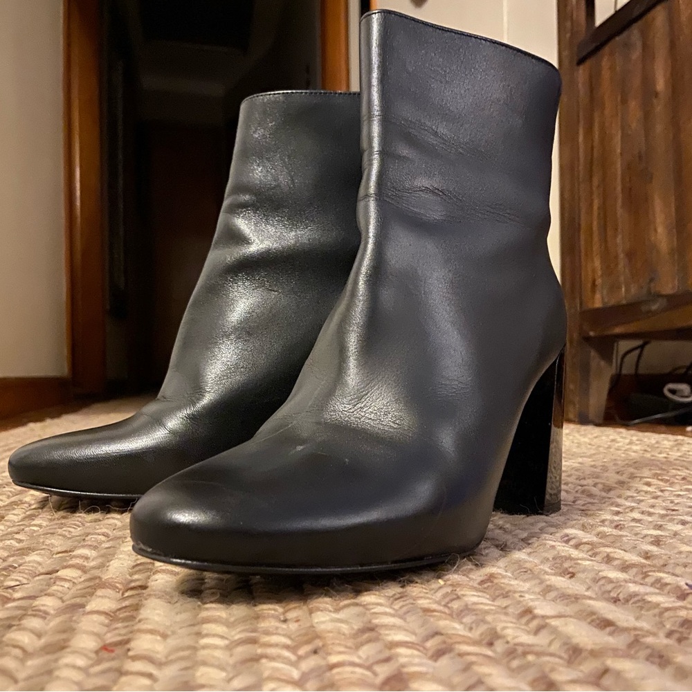 Sleek dark navy blue Leather Heeled Boots